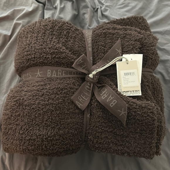 Barefoot Dreams Other - NWT! Barefoot Dreams Throw